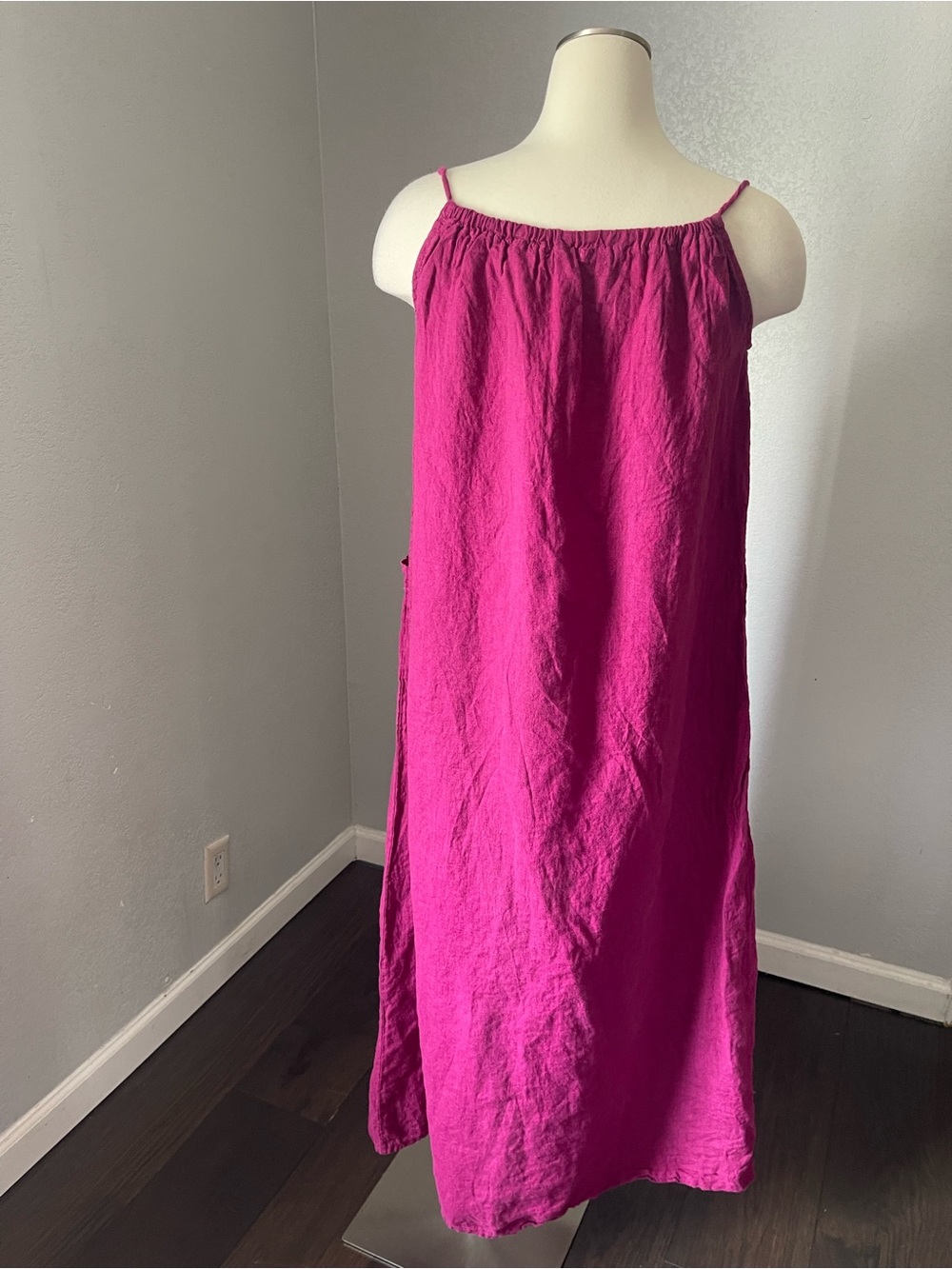 Meo Meli Fuchsia Midi Dress with Tie Neck and Front Slit - Picture 6 of 8
